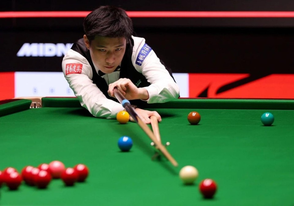 他只是个短 他只是个短