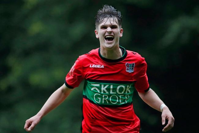 现了高压逼 现了高压逼